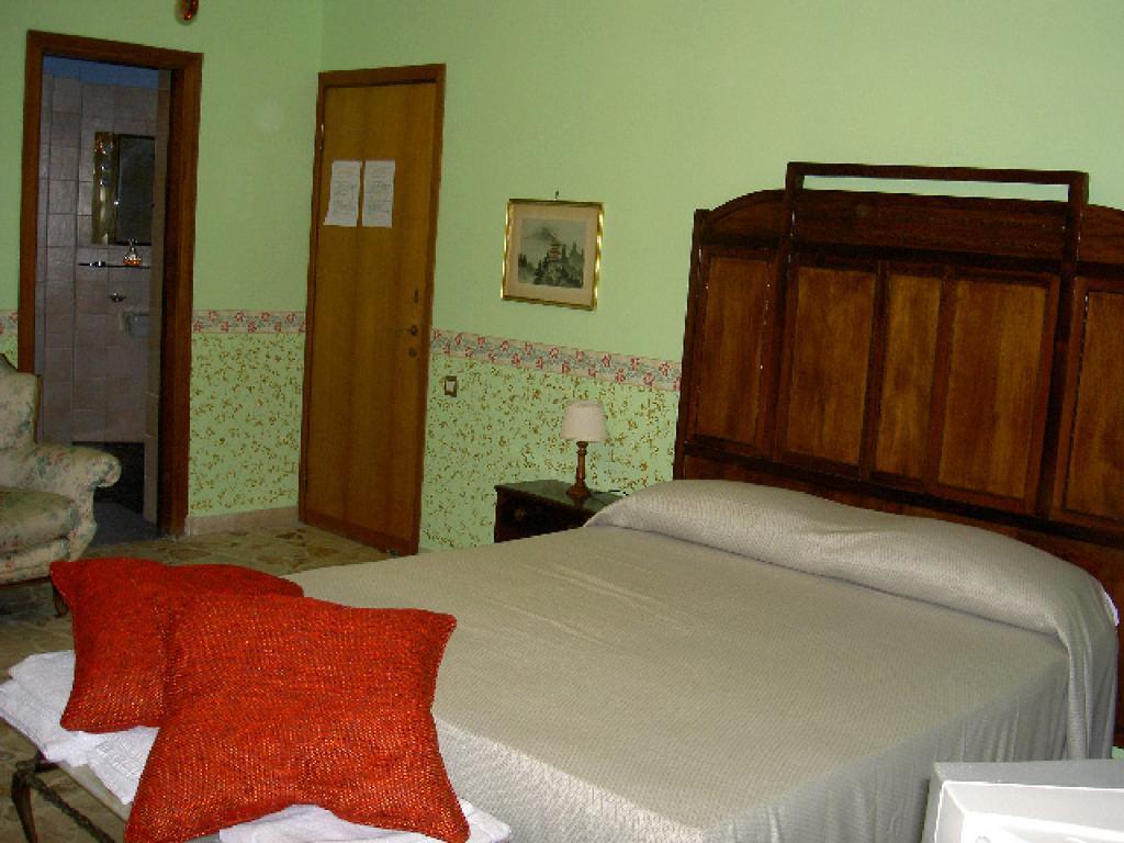 Bed and Breakfast Casa Tina Maugeri CTA Habitación foto