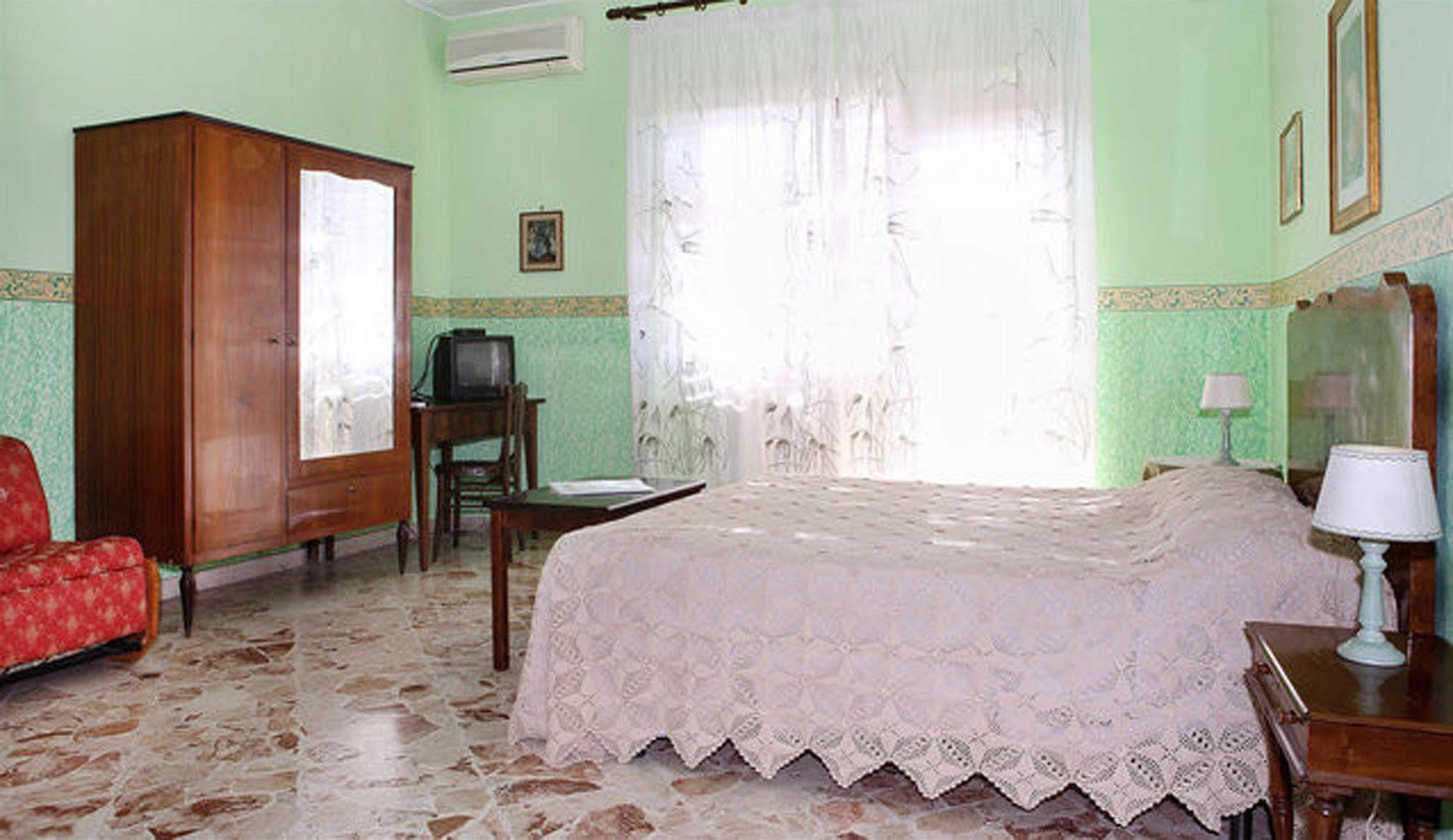 Bed and Breakfast Casa Tina Maugeri CTA Exterior foto